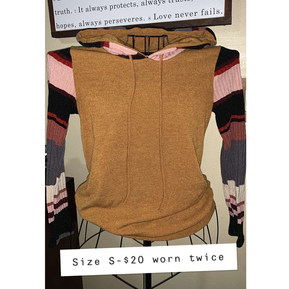 Sweatshirt